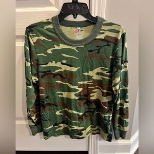 Fox Outdoor Products‎ - Long Sleeve Camo T-Shirt Size Small